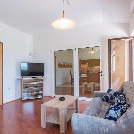 בית הארחה Kadum 25 3*